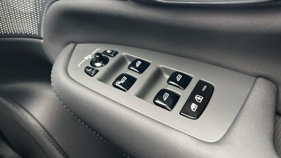 Used Volvo XC90 2025 for sale - 76062003: Photo 33