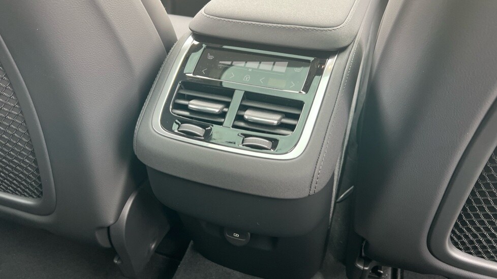 Used Volvo XC90 2025 for sale - 76062003: Photo 43