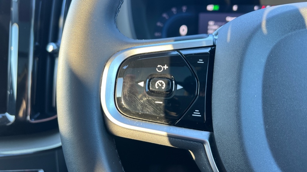 Used Volvo XC60 2025 for sale - 76999517: Photo 18