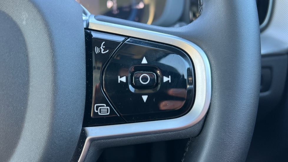 Used Volvo XC60 2025 for sale - 76999517: Photo 19