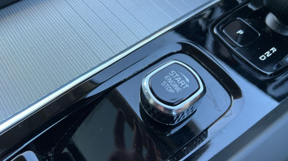 Used Volvo XC60 2025 for sale - 76999517: Photo 28