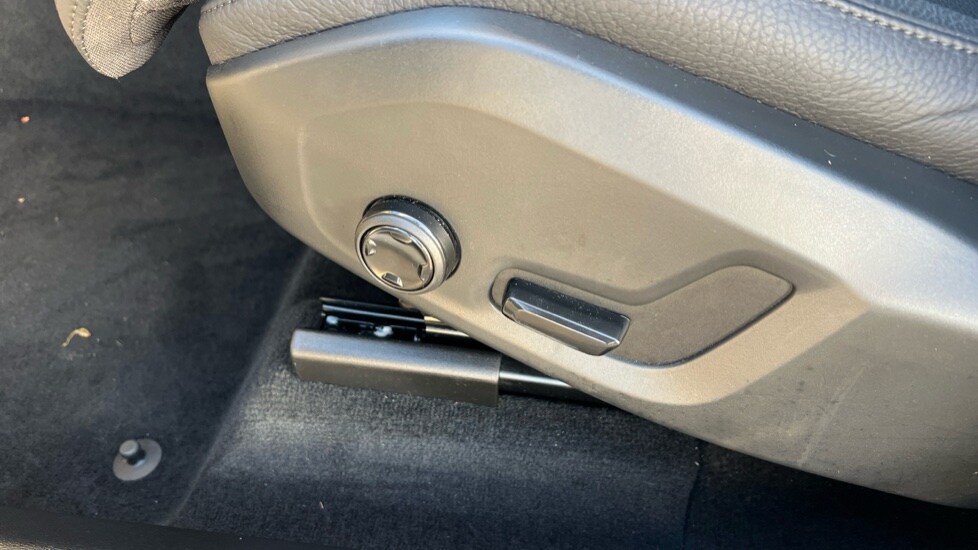 Used Volvo XC60 2025 for sale - 76999517: Photo 32