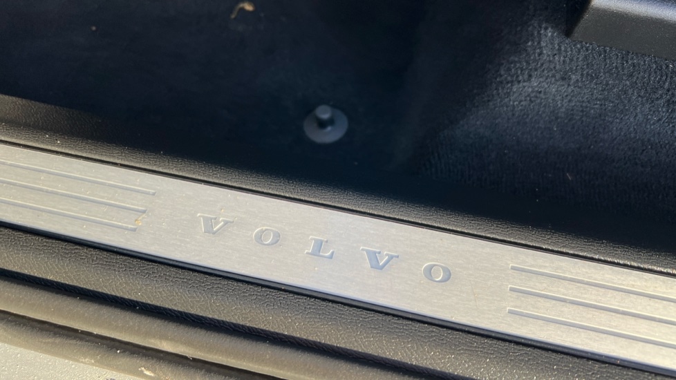 Used Volvo XC60 2025 for sale - 76999517: Photo 41