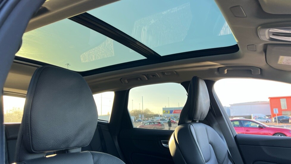 Used Volvo XC60 2025 for sale - 76999517: Photo 42