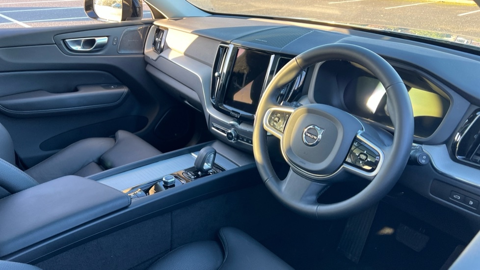 Used Volvo XC60 2025 for sale - 76999517: Photo 5