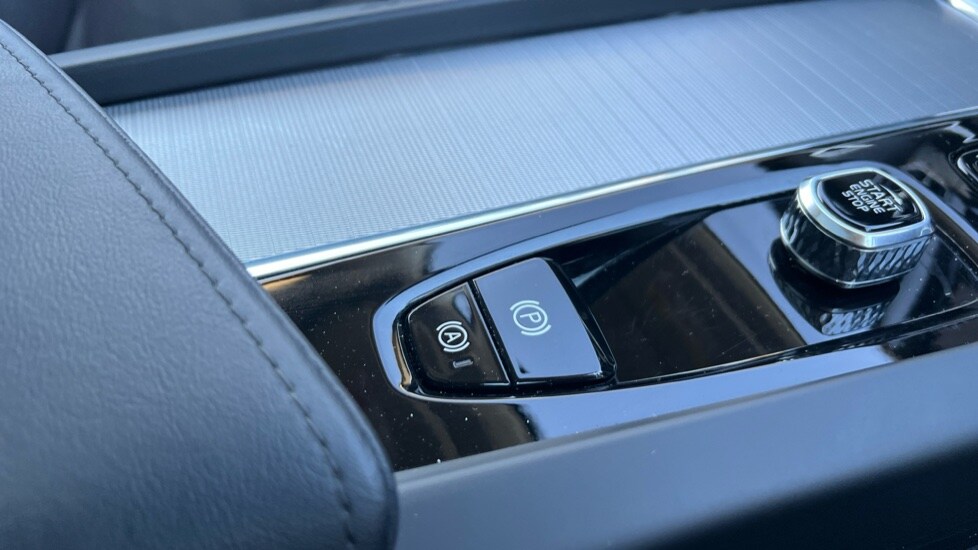 Used Volvo XC60 2025 for sale - 76999517: Photo 56