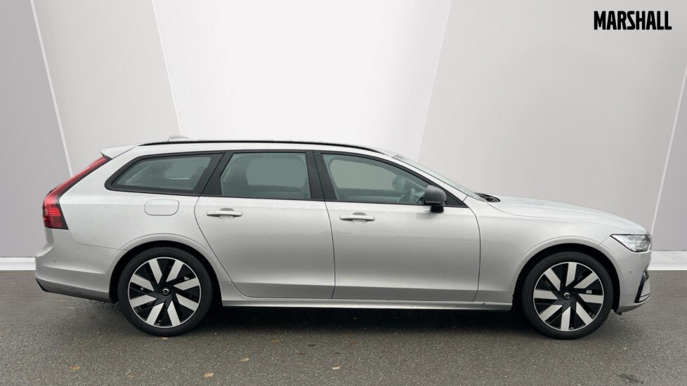 Used Volvo V90 2025 for sale - 76533690: Photo 3