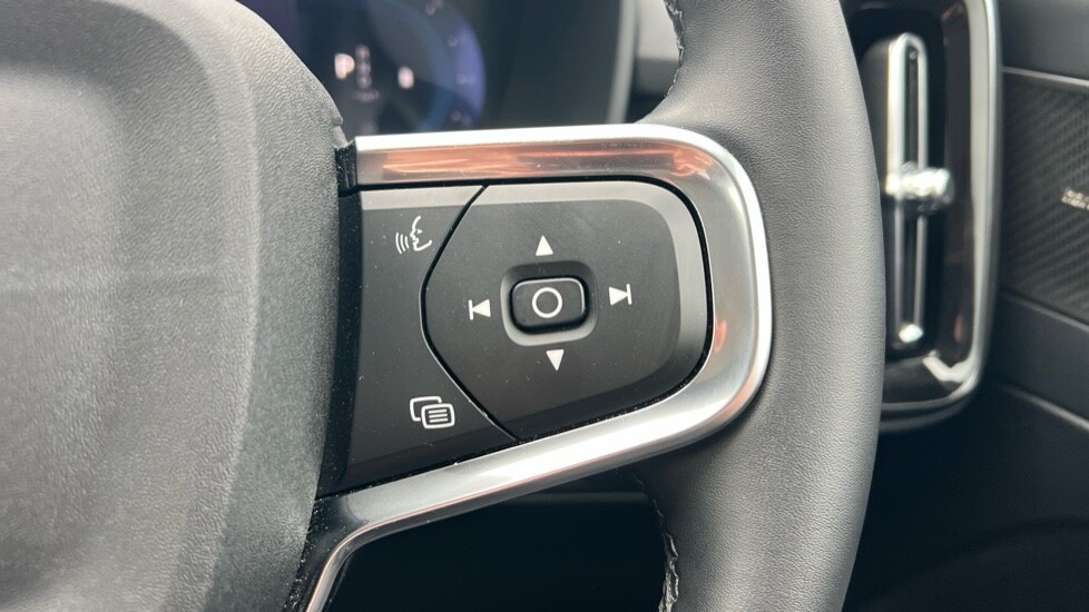 Used Volvo XC40 2024 for sale - 76244520: Photo 19