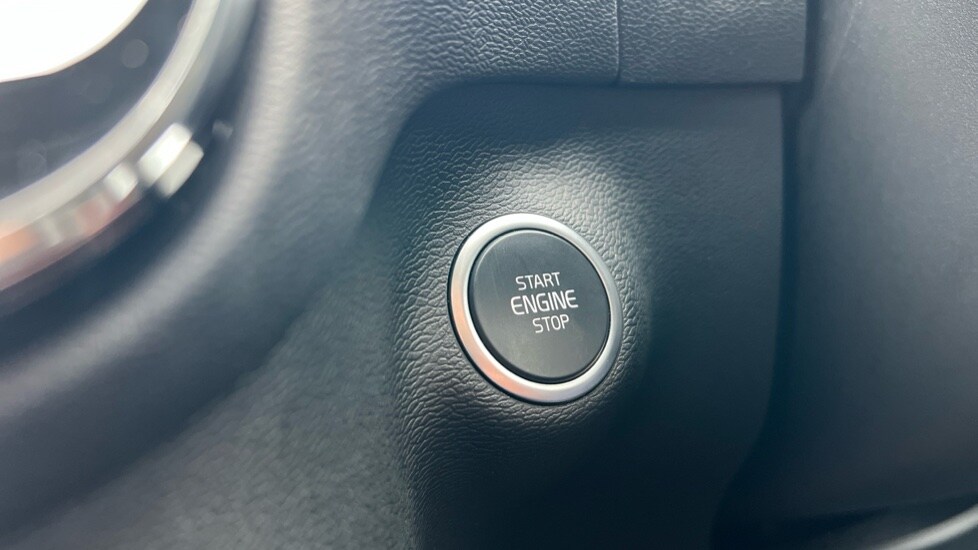 Used Volvo XC40 2024 for sale - 76244520: Photo 28