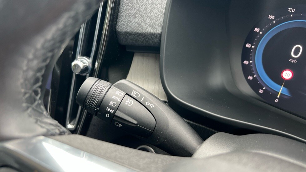 Used Volvo XC40 2024 for sale - 76244520: Photo 29