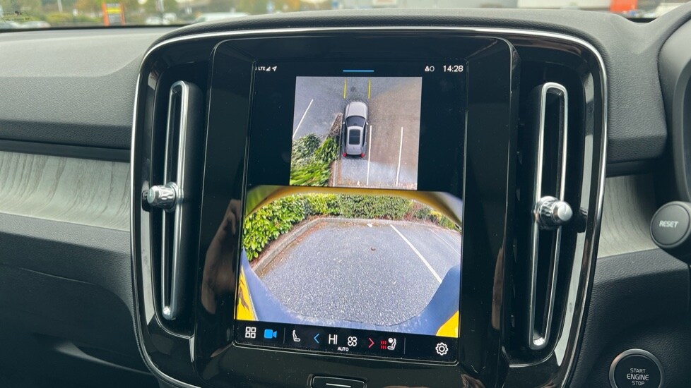 Used Volvo XC40 2024 for sale - 76244520: Photo 37