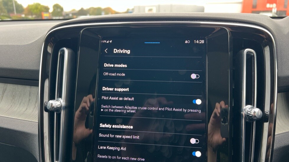 Used Volvo XC40 2024 for sale - 76244520: Photo 39