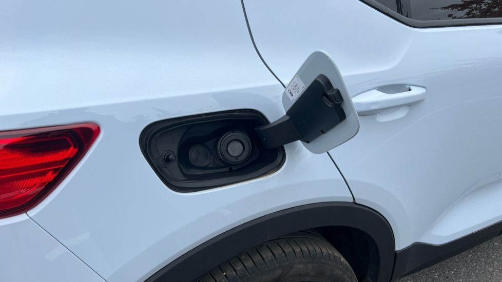 Used Volvo XC40 2024 for sale - 76244520: Photo 40