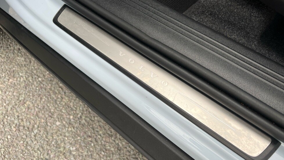 Used Volvo XC40 2024 for sale - 76244520: Photo 41