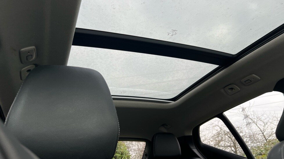 Used Volvo XC40 2024 for sale - 76244520: Photo 42