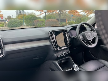 Used Volvo XC40 2024 for sale - 76244520: Photo