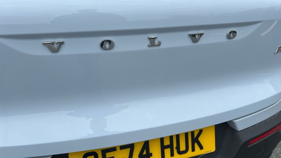 Used Volvo XC40 2024 for sale - 76244520: Photo 51