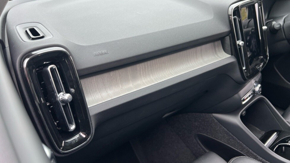 Used Volvo XC40 2024 for sale - 76244520: Photo 52