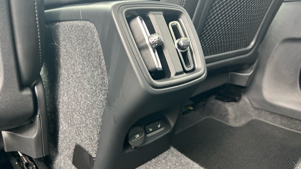 Used Volvo XC40 2024 for sale - 76244520: Photo 54