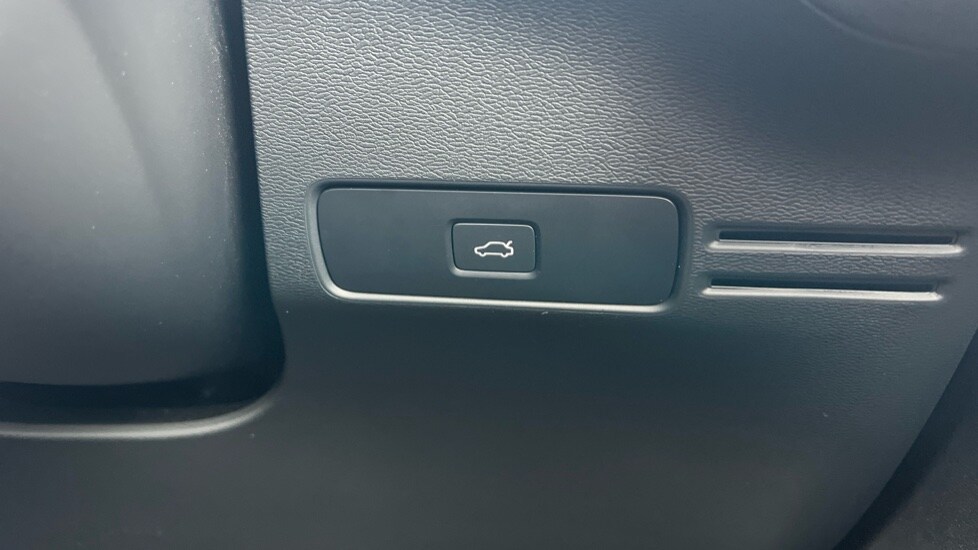 Used Volvo XC40 2024 for sale - 76244520: Photo 56