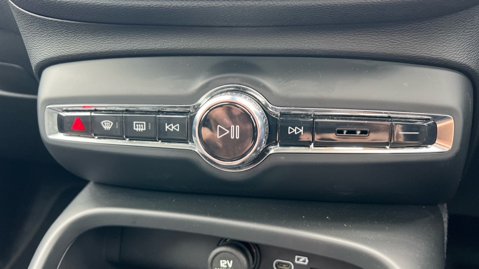 Used Volvo XC40 2024 for sale - 76244520: Photo 61