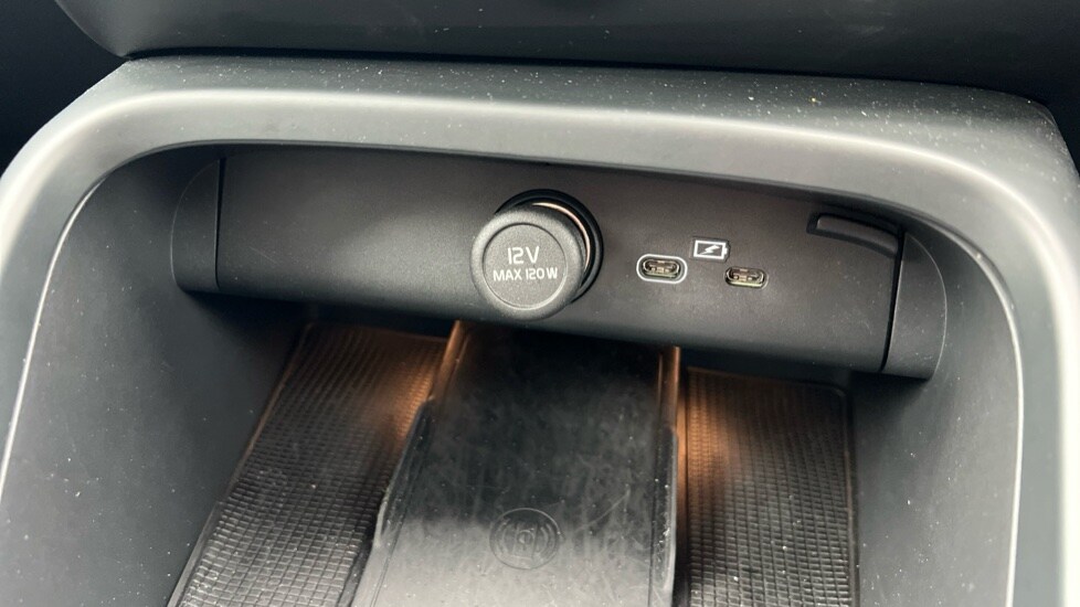 Used Volvo XC40 2024 for sale - 76244520: Photo 62