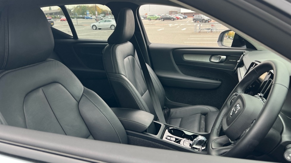 Used Volvo XC40 2024 for sale - 76244520: Photo 9