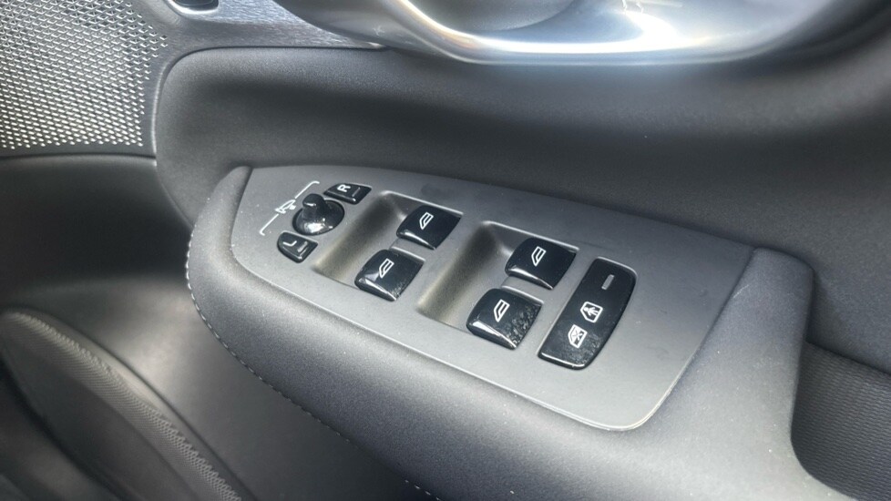 Used Volvo XC90 2025 for sale - 76479641: Photo 32