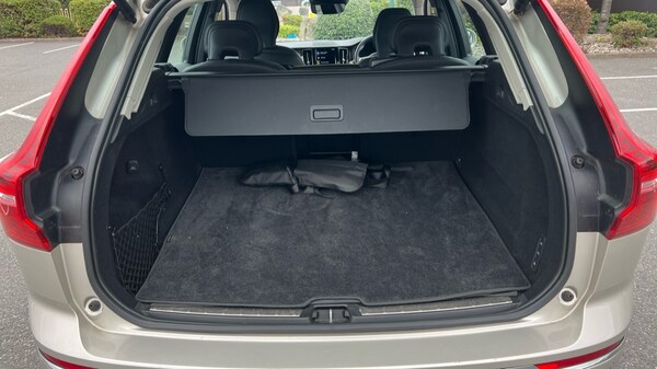 Used Volvo XC60 2020 for sale - 76208855: Photo 15
