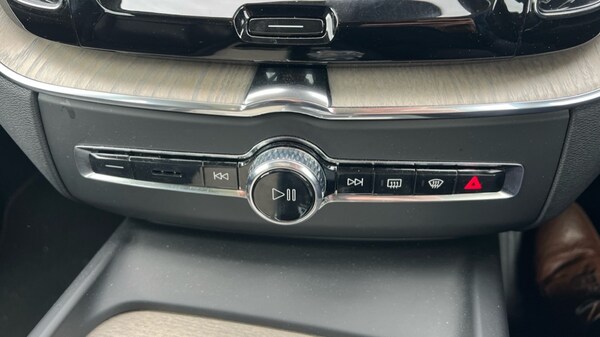 Used Volvo XC60 2020 for sale - 76208855: Photo 60