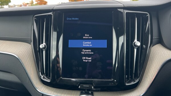Used Volvo XC60 2020 for sale - 76208855: Photo 65