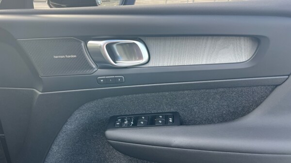 Used Volvo XC40 2025 for sale - 76180166: Photo 15
