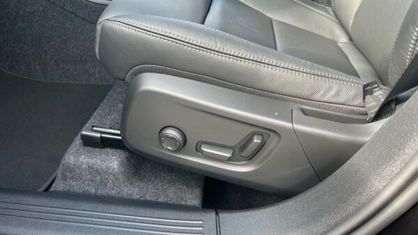 Used Volvo XC40 2025 for sale - 76180166: Photo 32