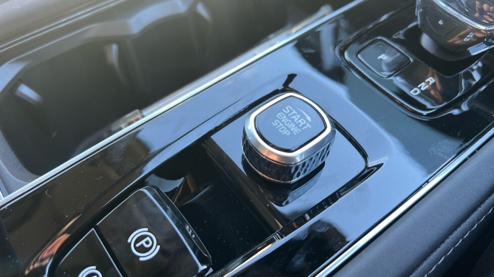 Used Volvo XC90 2025 for sale - 76062086: Photo 28