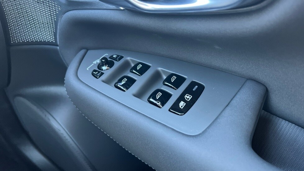 Used Volvo XC90 2025 for sale - 76062086: Photo 33