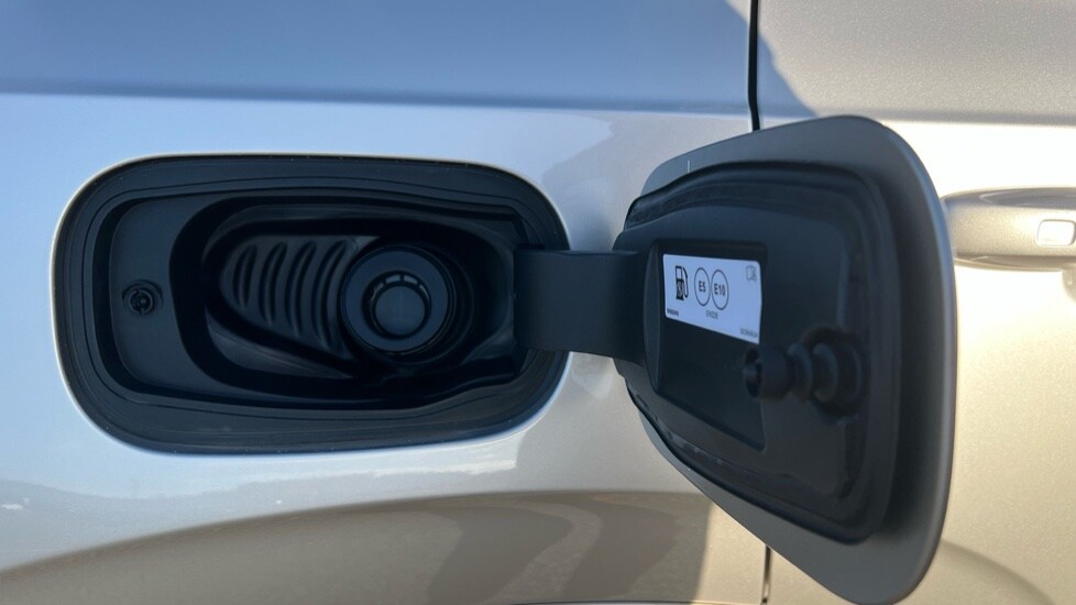 Used Volvo XC90 2025 for sale - 76062086: Photo 40