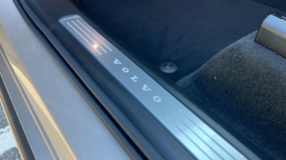 Used Volvo XC90 2025 for sale - 76062086: Photo 41