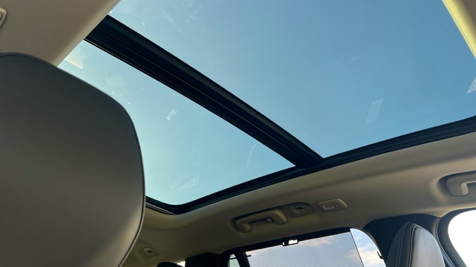 Used Volvo XC90 2025 for sale - 76062086: Photo 42