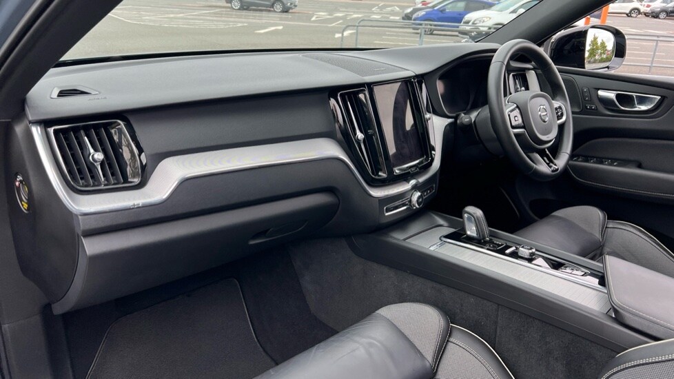 Used Volvo XC60 2021 for sale - 76025267: Photo 4