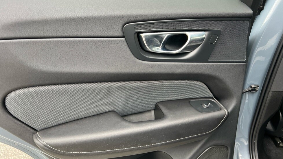 Used Volvo XC60 2021 for sale - 76025267: Photo 45
