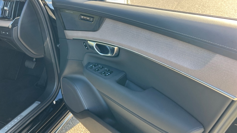 Used Volvo XC90 2025 for sale - 77042837: Photo 15