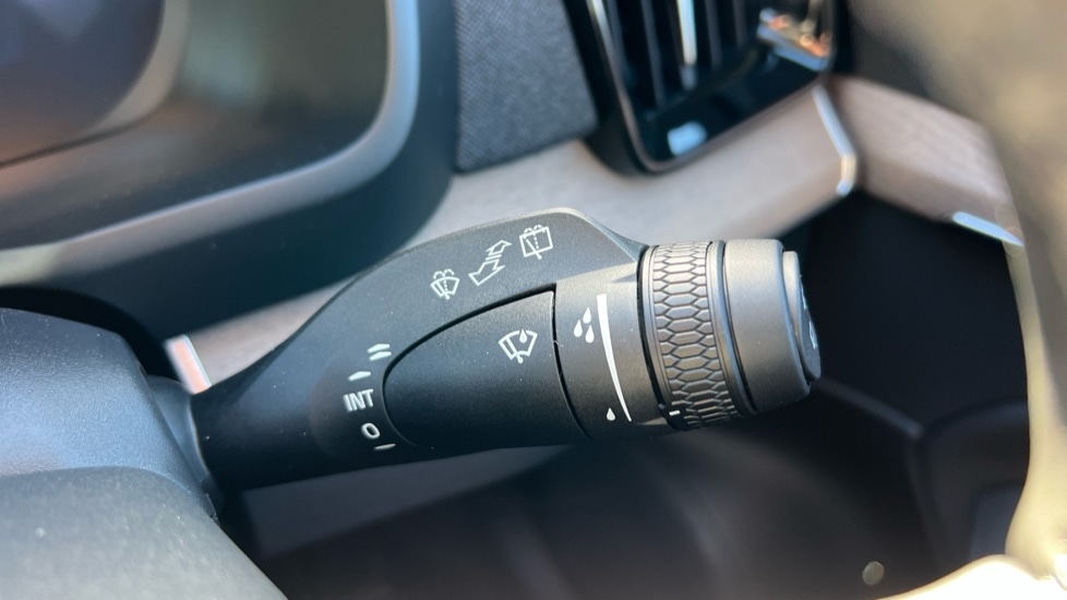 Used Volvo XC90 2025 for sale - 77042837: Photo 30