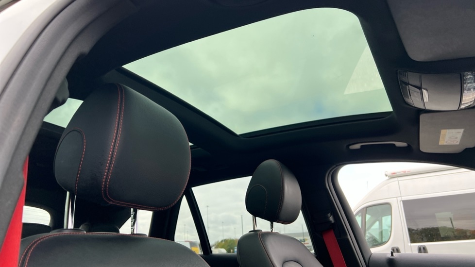 Used Mercedes-Benz GLC 2018 for sale - 76208752: Photo 31