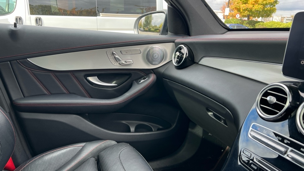 Used Mercedes-Benz GLC 2018 for sale - 76208752: Photo 65