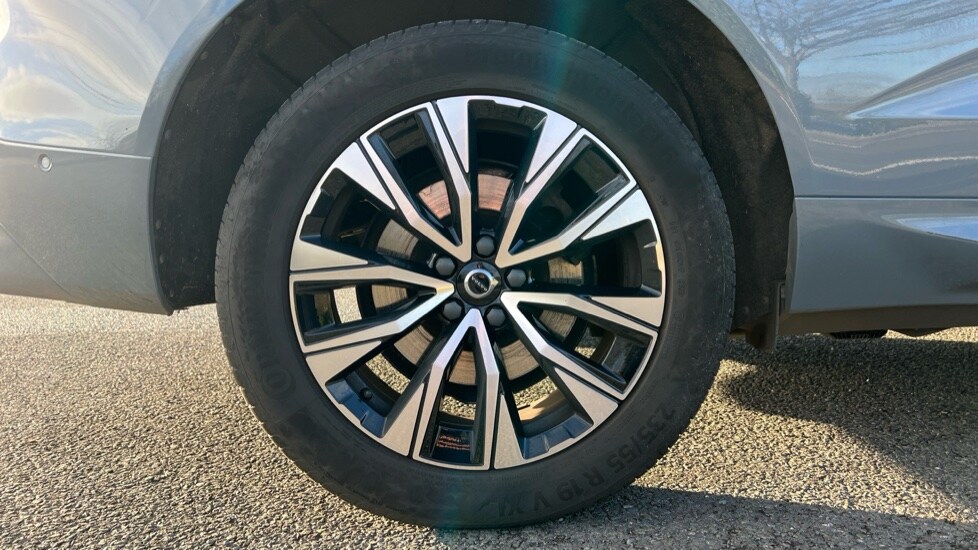 Used Volvo XC60 2023 for sale - 76851156: Photo 24