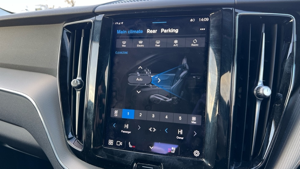 Used Volvo XC60 2023 for sale - 76851156: Photo 57