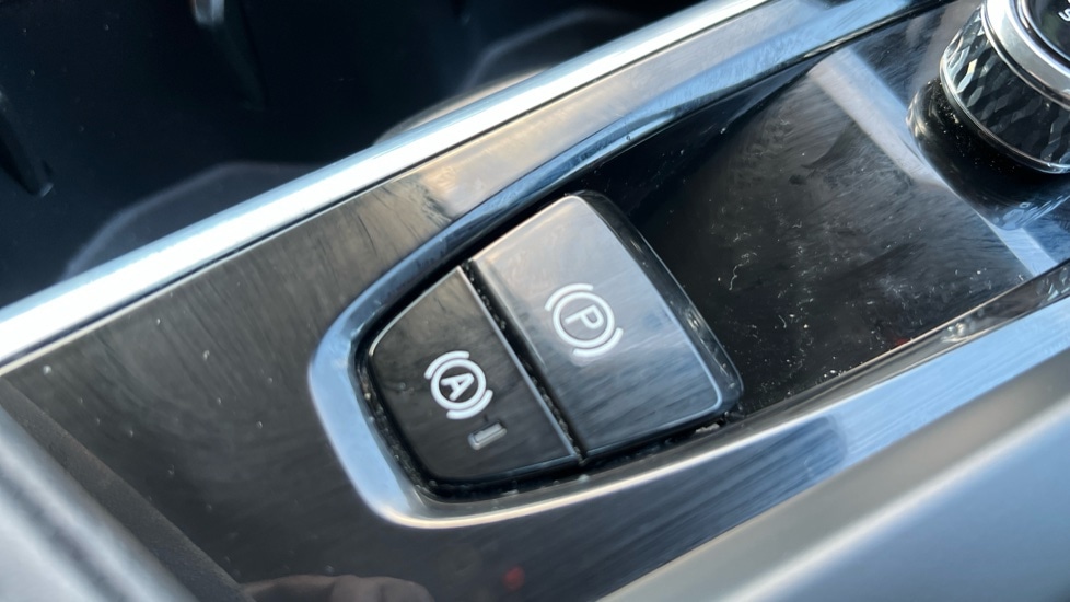 Used Volvo XC60 2023 for sale - 76851156: Photo 60