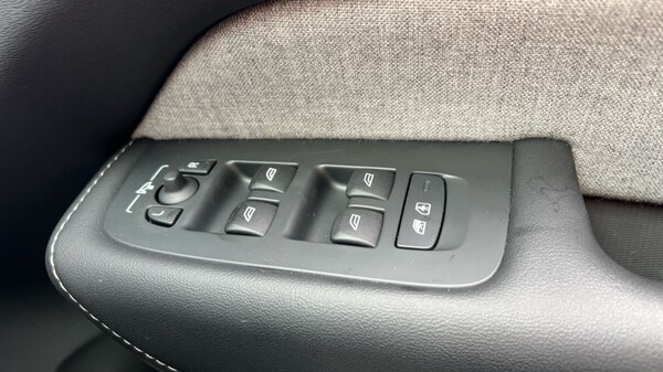 Used Volvo XC60 2022 for sale - 75672137: Photo 32