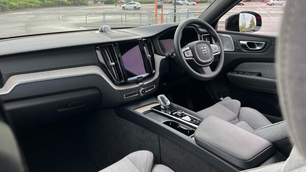 Used Volvo XC60 2022 for sale - 75672137: Photo 4