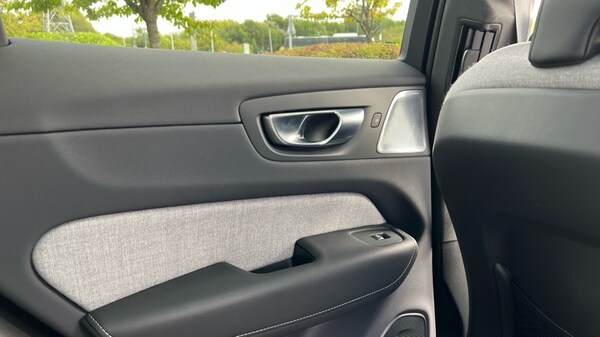 Used Volvo XC60 2022 for sale - 75672137: Photo 61